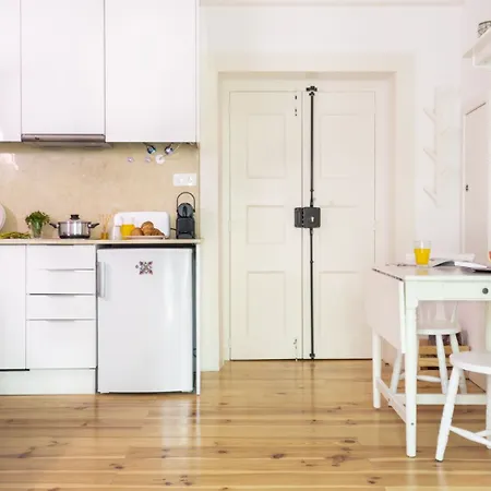 Altido Chic 1br Apt With Balcony Close By Graca Viewpoint And Tram Stops Apartment