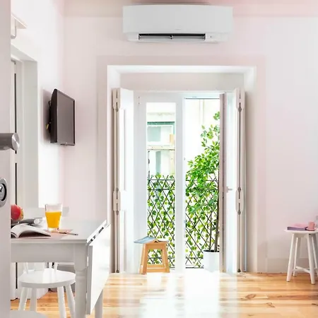 Appartement Altido Chic 1br Apt With Balcony Close By Graça Viewpoint&tram Stops Lisboa