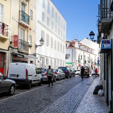 Altido Chic 1br Apt With Balcony Close By Graca Viewpoint And Tram Stops Lejlighed Lisboa
