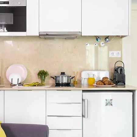 Lejlighed Altido Chic 1br Apt With Balcony Close By Graca Viewpoint And Tram Stops