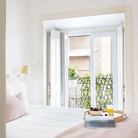 Lejlighed Altido Chic 1br Apt With Balcony Close By Graca Viewpoint And Tram Stops Lisboa